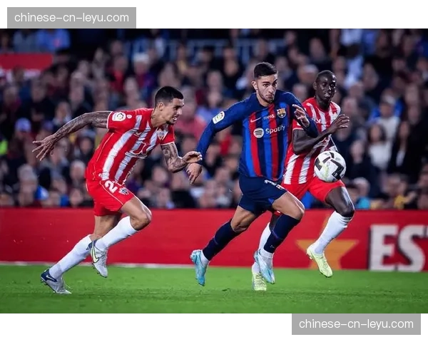 卡利亚里对阵维罗纳，主队前锋失点后迅速将功补过