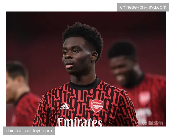 实时：萨卡因一次高风险压迫动作吃到黄牌，将缺席次回合