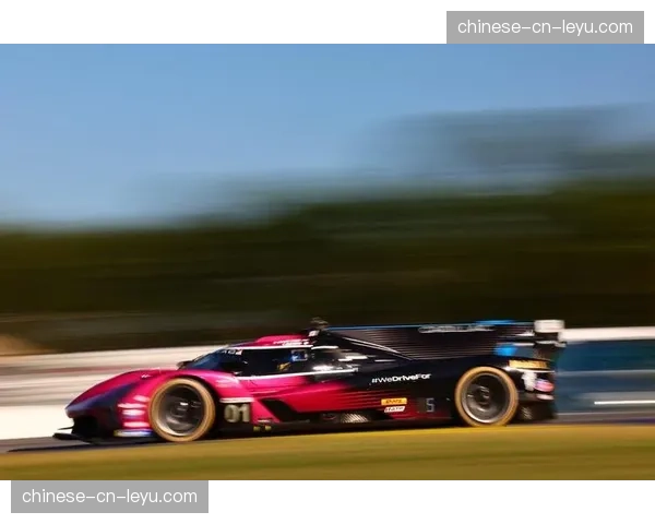 关键抉择：冠军车手在最后一个技术路段选择冒险超车的背后